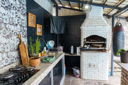 Casa à venda com 384m², 4 quartos e 4 vagas Casa à venda com 384m², 4 quartos e 4 vagasÁrea comum - Churrasqueira
