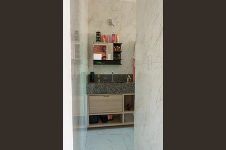 Casa à venda com 384m², 4 quartos e 4 vagas Casa à venda com 384m², 4 quartos e 4 vagasBanheiro da Suíte 1