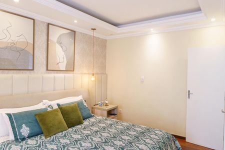 Casa à venda com 384m², 4 quartos e 4 vagas Casa à venda com 384m², 4 quartos e 4 vagasQuarto 2 - Suíte