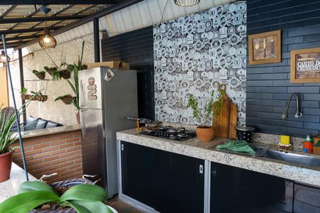 Casa à venda com 384m², 4 quartos e 4 vagas Casa à venda com 384m², 4 quartos e 4 vagasÁrea comum - Churrasqueira