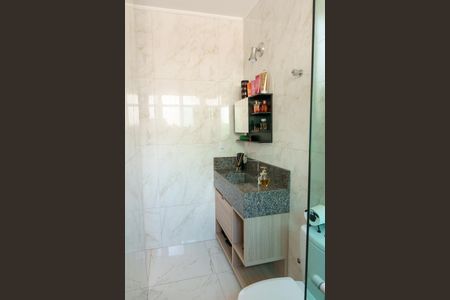 Casa à venda com 384m², 4 quartos e 4 vagas Casa à venda com 384m², 4 quartos e 4 vagasBanheiro da Suíte 1