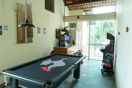 Casa à venda com 384m², 4 quartos e 4 vagas Casa à venda com 384m², 4 quartos e 4 vagasSalão de jogos