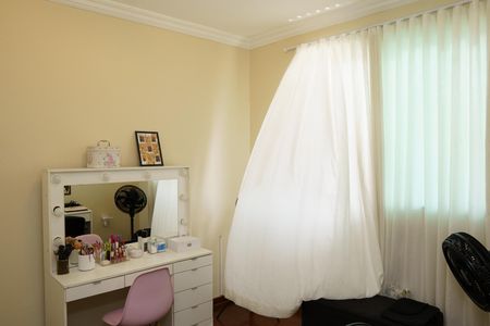 Casa à venda com 384m², 4 quartos e 4 vagas Casa à venda com 384m², 4 quartos e 4 vagasQuarto 3