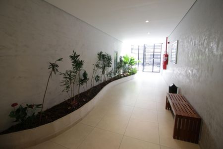 Apartamento para alugar com 47m², 2 quartos e 1 vagaÁrea comum - Hall de entrada