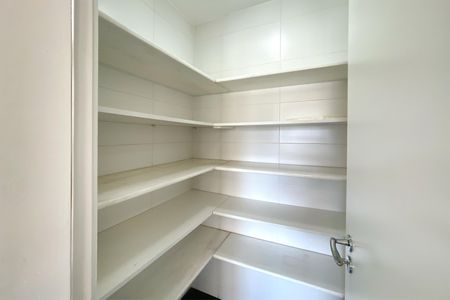 Apartamento para alugar com 189m², 4 quartos e 4 vagasDespensa