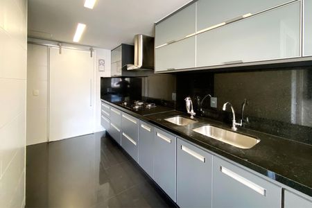 Apartamento para alugar com 189m², 4 quartos e 4 vagasCozinha