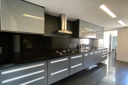 Apartamento para alugar com 189m², 4 quartos e 4 vagasCozinha