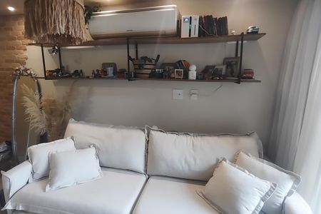 Apartamento à venda com 110m², 2 quartos e 2 vagasSala