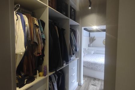 Apartamento à venda com 110m², 2 quartos e 2 vagasCloset do quarto 1
