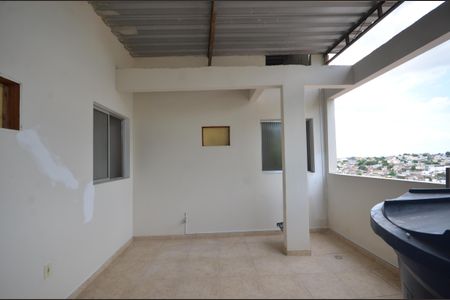 Casa para alugar com 93m², 2 quartos e sem vagaVaranda dos Fundos