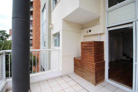 Varanda de apartamento à venda com 1 quarto, 77m² em Vila Nova Conceição, São Paulo