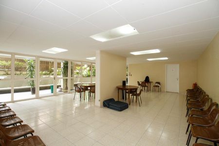 Apartamento à venda com 110m², 2 quartos e 1 vaga Apartamento à venda com 110m², 2 quartos e 1 vagaÁrea Comum - Salão de Festas