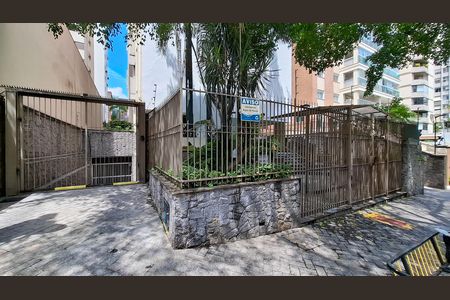 Apartamento à venda com 110m², 2 quartos e 1 vaga Apartamento à venda com 110m², 2 quartos e 1 vagaFachada do Prédio