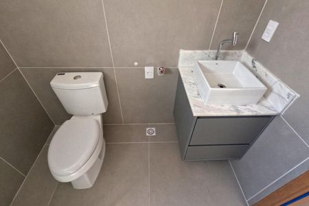 Banheiro de apartamento para alugar com 1 quarto, 33m² em Macuco, Santos