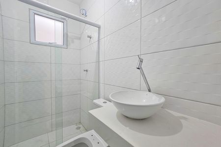 banheiro 2 de casa para alugar com 3 quartos, 80m² em Balneario Praia do Perequê, Guarujá