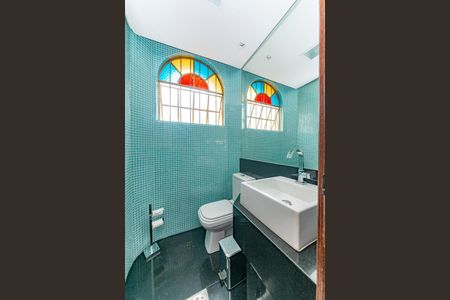 Casa à venda com 500m², 4 quartos e 4 vagas Casa à venda com 500m², 4 quartos e 4 vagasLavabo