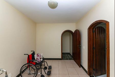 Casa à venda com 500m², 4 quartos e 4 vagas Casa à venda com 500m², 4 quartos e 4 vagasQuarto de Serviço