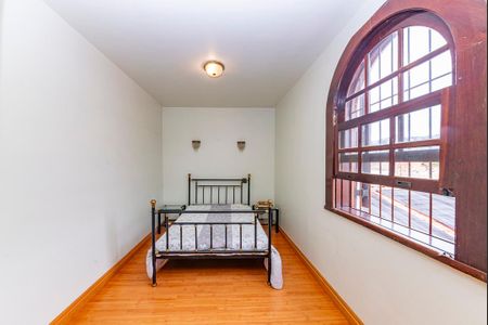 Casa à venda com 500m², 4 quartos e 4 vagas Casa à venda com 500m², 4 quartos e 4 vagasSemi - Suíte 2