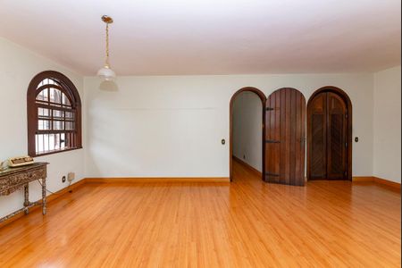 Casa à venda com 500m², 4 quartos e 4 vagas Casa à venda com 500m², 4 quartos e 4 vagasSuíte 1