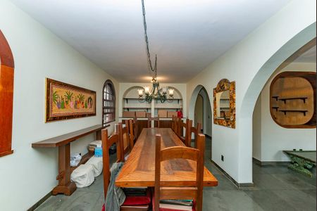 Casa à venda com 500m², 4 quartos e 4 vagas Casa à venda com 500m², 4 quartos e 4 vagasSala 3