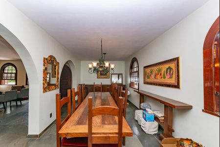 Casa à venda com 500m², 4 quartos e 4 vagas Casa à venda com 500m², 4 quartos e 4 vagasSala 3