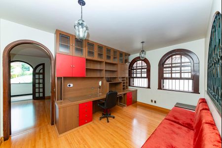 Casa à venda com 500m², 4 quartos e 4 vagas Casa à venda com 500m², 4 quartos e 4 vagasSala 5