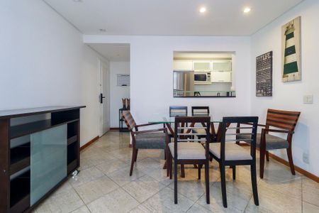 Apartamento para alugar com 75m², 2 quartos e 1 vagaSala