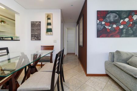 Apartamento para alugar com 75m², 2 quartos e 1 vagaSala