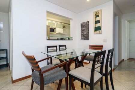Apartamento para alugar com 75m², 2 quartos e 1 vagaSala