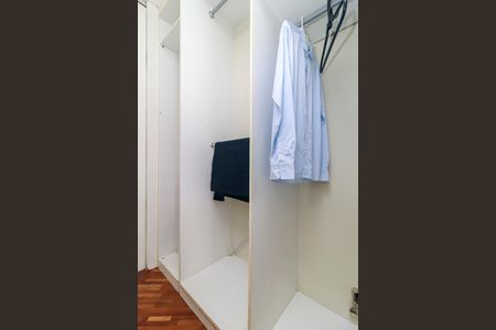 Apartamento para alugar com 75m², 2 quartos e 1 vagaSuíte - Closet