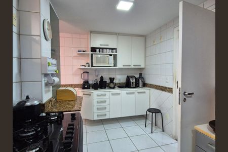 Apartamento à venda com 198m², 4 quartos e 2 vagasCozinha 