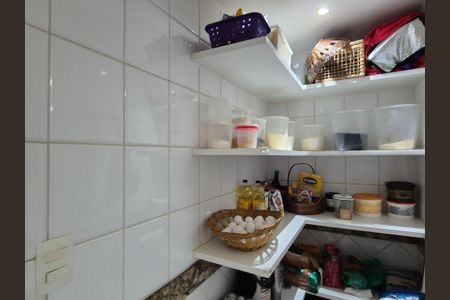 Apartamento à venda com 198m², 4 quartos e 2 vagasDespensa 