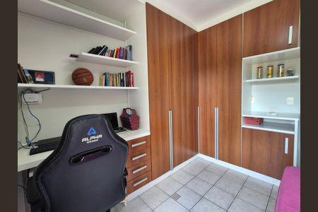 Apartamento à venda com 198m², 4 quartos e 2 vagasQuarto 