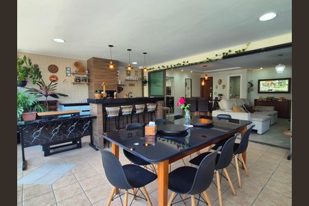 Apartamento à venda com 198m², 4 quartos e 2 vagasVaranda 