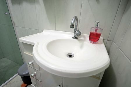 Casa à venda com 239m², 4 quartos e 2 vagas Casa à venda com 239m², 4 quartos e 2 vagasBanheiro Social 2