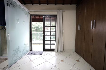 Casa à venda com 239m², 4 quartos e 2 vagas Casa à venda com 239m², 4 quartos e 2 vagasSuíte 2