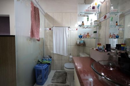 Casa à venda com 239m², 4 quartos e 2 vagas Casa à venda com 239m², 4 quartos e 2 vagasBanheiro Suíte 2