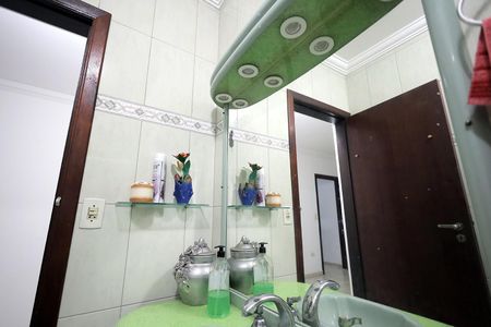 Casa à venda com 239m², 4 quartos e 2 vagas Casa à venda com 239m², 4 quartos e 2 vagasBanheiro Suíte 1