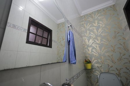 Casa à venda com 239m², 4 quartos e 2 vagas Casa à venda com 239m², 4 quartos e 2 vagasBanheiro Social