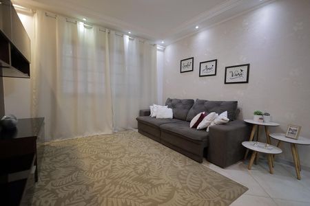 Casa à venda com 239m², 4 quartos e 2 vagas Casa à venda com 239m², 4 quartos e 2 vagasSala