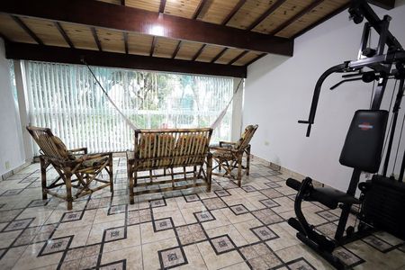 Casa à venda com 239m², 4 quartos e 2 vagas Casa à venda com 239m², 4 quartos e 2 vagasVaranda