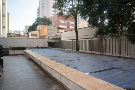Studio à venda com 32m², 1 quarto e 1 vaga Studio à venda com 32m², 1 quarto e 1 vagaÁrea comum - Piscina