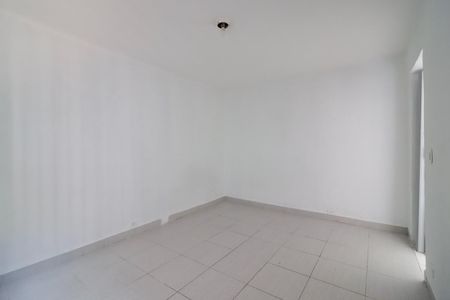 Quarto de casa para alugar com 1 quarto, 28m² em Jardim Danfer, São Paulo