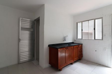 Sala/Cozinha de casa para alugar com 1 quarto, 28m² em Jardim Danfer, São Paulo