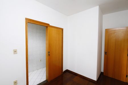 Apartamento à venda com 108m², 3 quartos e 2 vagasQuarto 3
