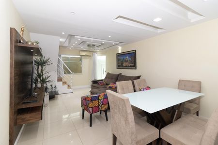 Sala de casa de condomínio para alugar com 3 quartos, 180m² em Bangu, Rio de Janeiro