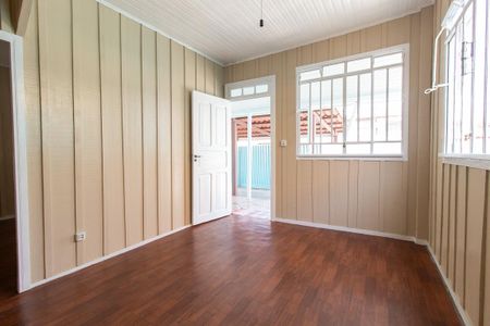 Sala de casa para alugar com 2 quartos, 46m² em Xaxim, Curitiba