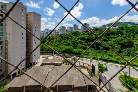 Apartamento para alugar com 83m², 3 quartos e 2 vagasVista