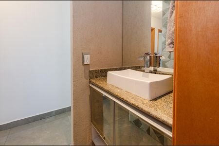 Apartamento para alugar com 83m², 3 quartos e 2 vagasBanheiro social