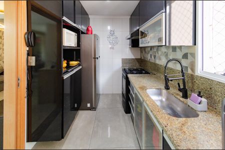 Cozinha de apartamento para alugar com 3 quartos, 83m² em Buritis, Belo Horizonte